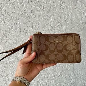 NWOT Coach Signature Double Corner Zip Wristlet in Gold/ Khaki Redwood Canvas